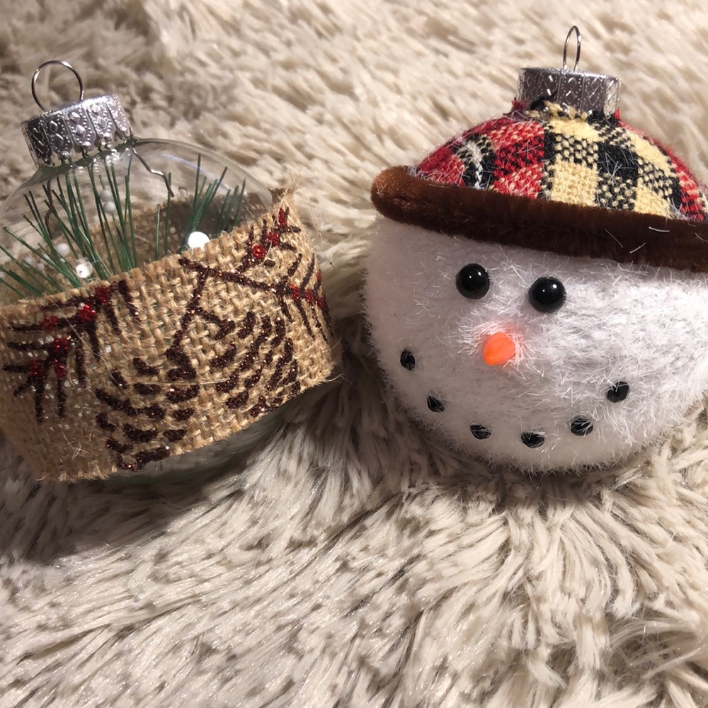 2 Christmas Ornaments!🎄🎄 - Picture 5 of 5